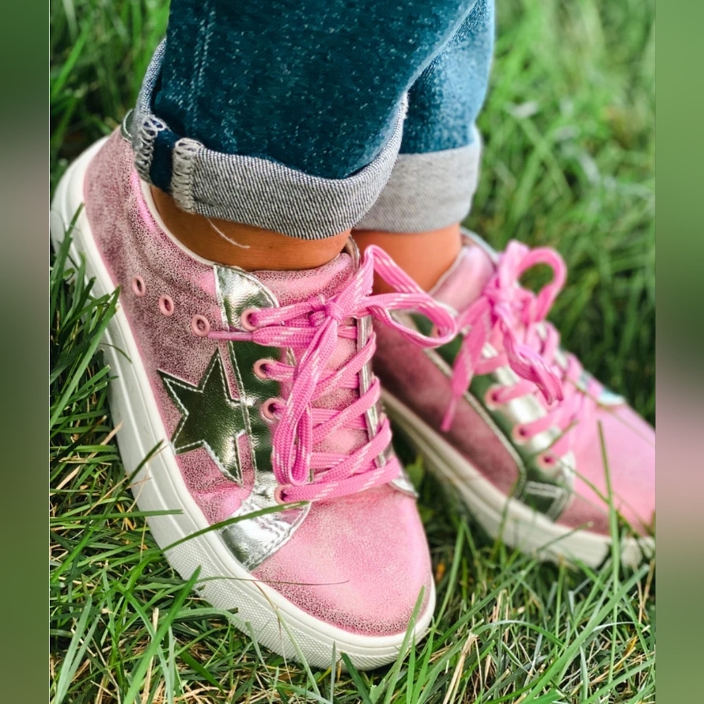 Size 3 - NEW Girl's MIA Sparklee Comet Star Sneaker